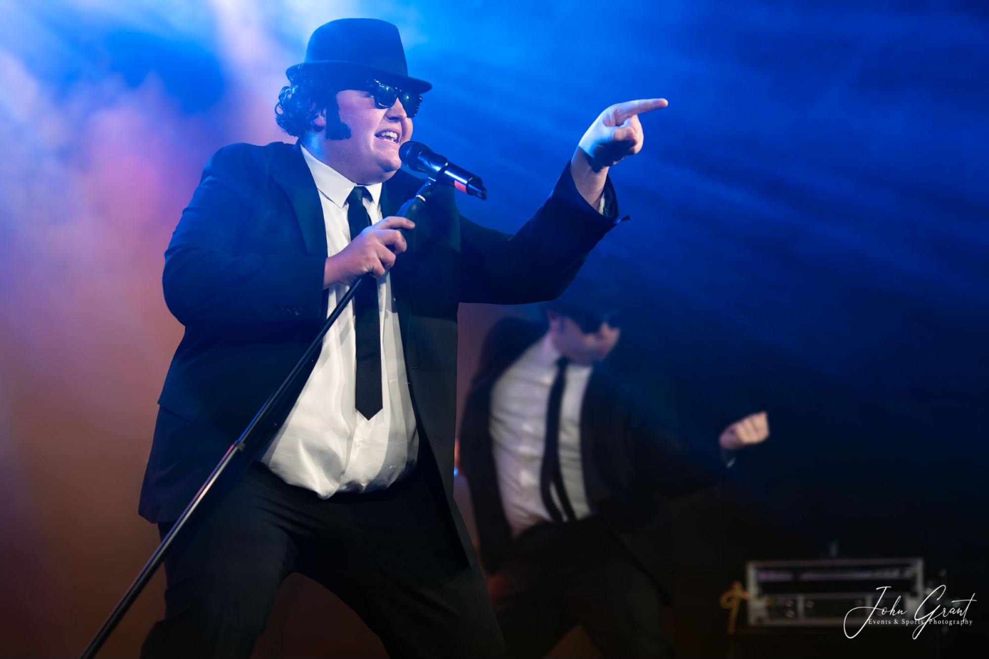 
Fotos: The Fantastic Blues Brothers Band/ Florian Bertrams/Dirk Krühler/ John Grant/ Reinhold Krossa/Florian Kaiser/ Anna G.
