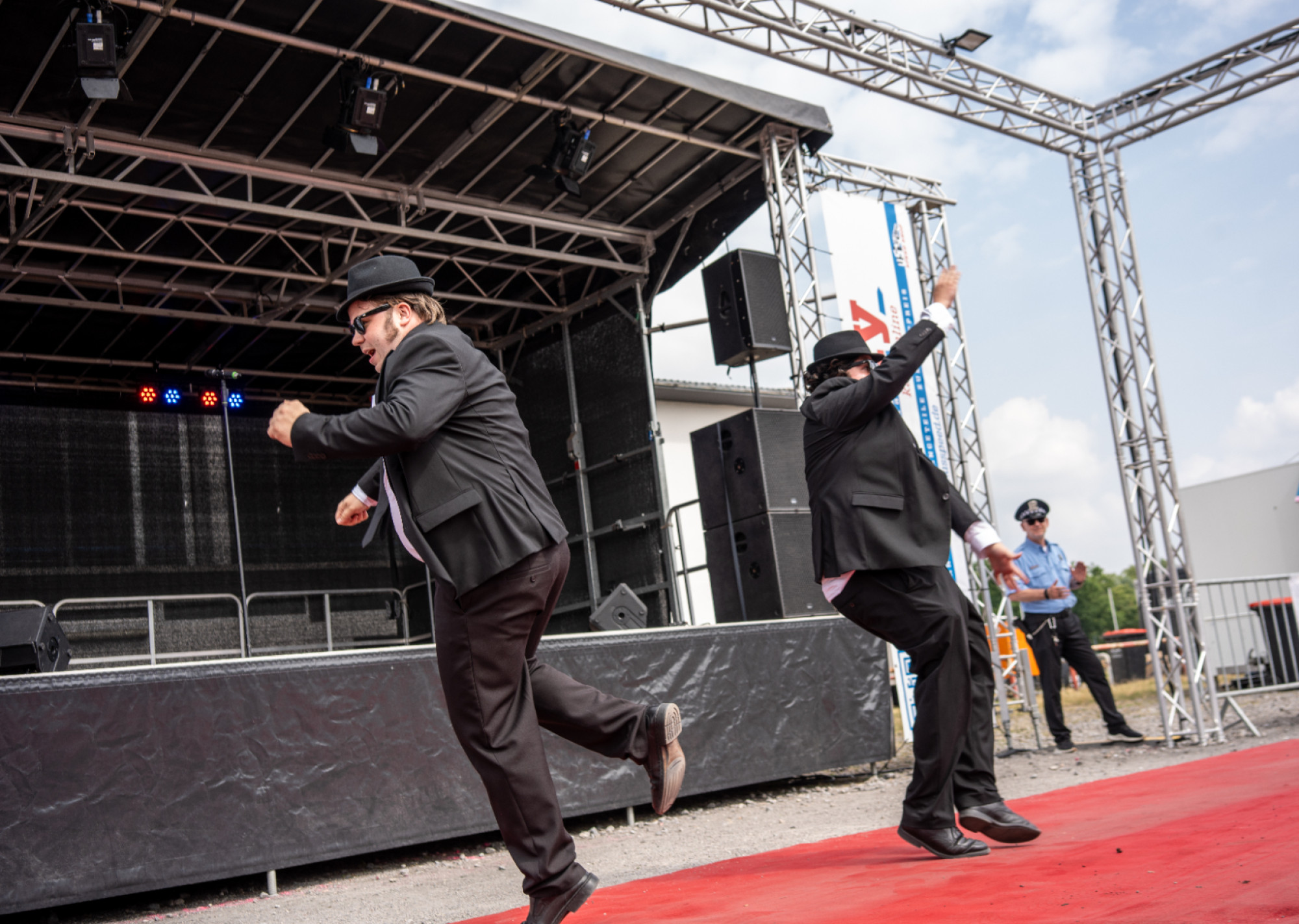 
Fotos: The Fantastic Blues Brothers Band/ Florian Bertrams/Dirk Krühler/ John Grant/ Reinhold Krossa/Florian Kaiser/ Anna G.
