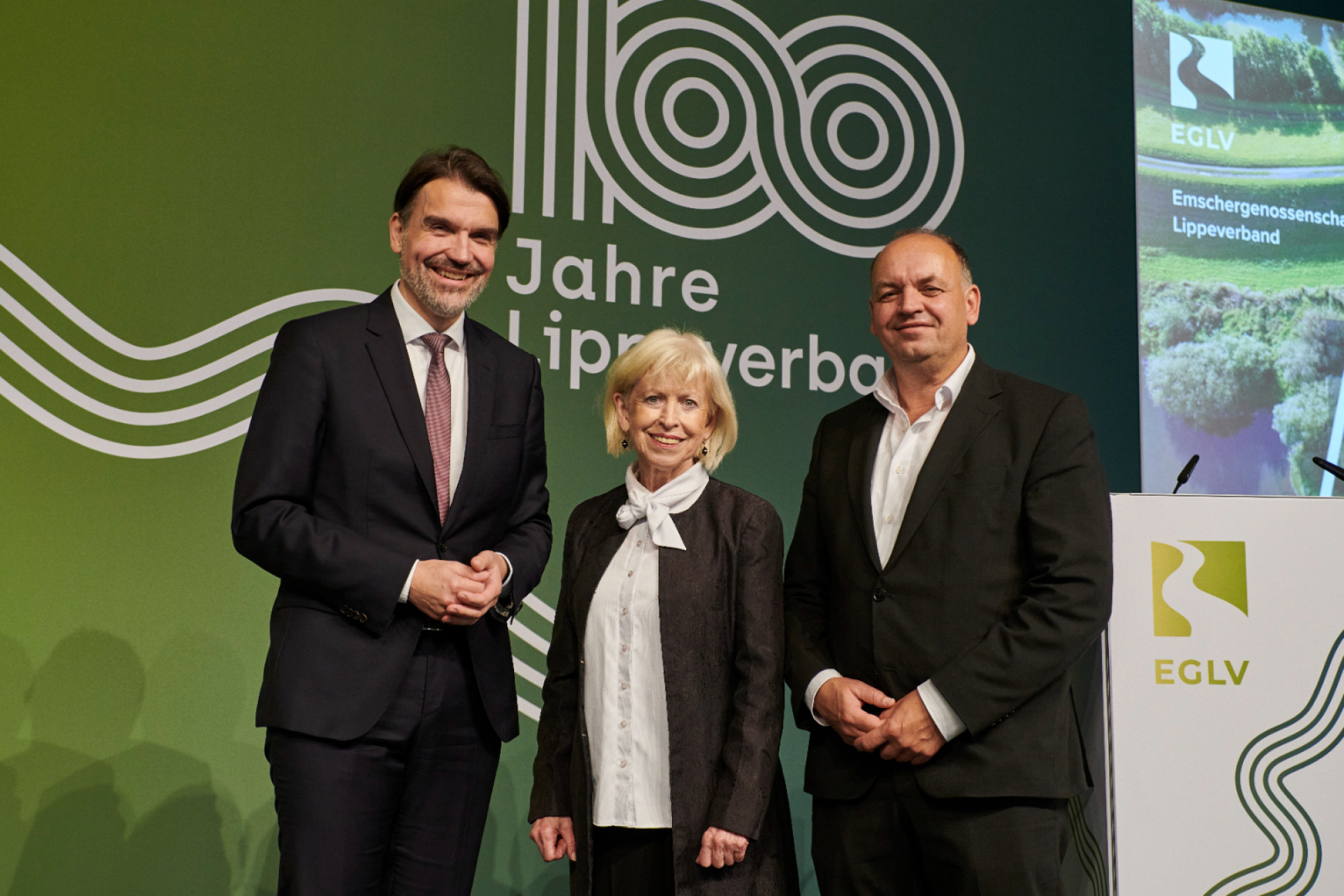 Über die Bedeutung der Lippe für die Region und Nordrhein-Westfalen, die Arbeit des Lippeverbandes und zukünftige Herausforderungen sprachen bei der Fachtagung „Lippe-Kompass“ unter anderem Prof. Dr. Uli Paetzel (Vorstandsvorsitzender des Lippeverbandes), Monika Simshäuser (1. Bürgermeisterin der Stadt Hamm) und Viktor Haase (Staatssekretär im Ministerium für Umwelt, Naturschutz und Verkehr des Landes NRW).