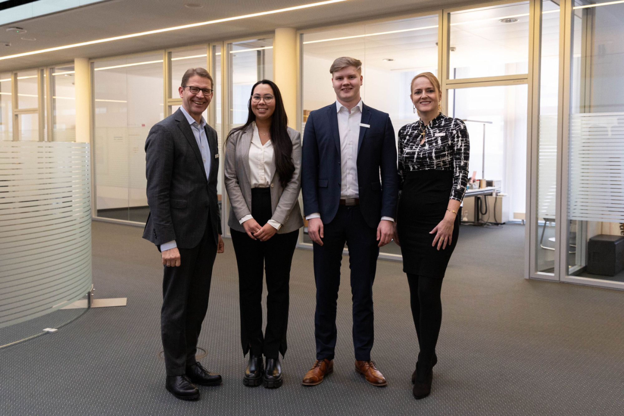 Sind künftig in Dorsten im Einsatz: Chalita Rebling und Finn Westermann. Flankiert werden sie von Dr. Michael Schulte und Silke Voß-Schulz. 