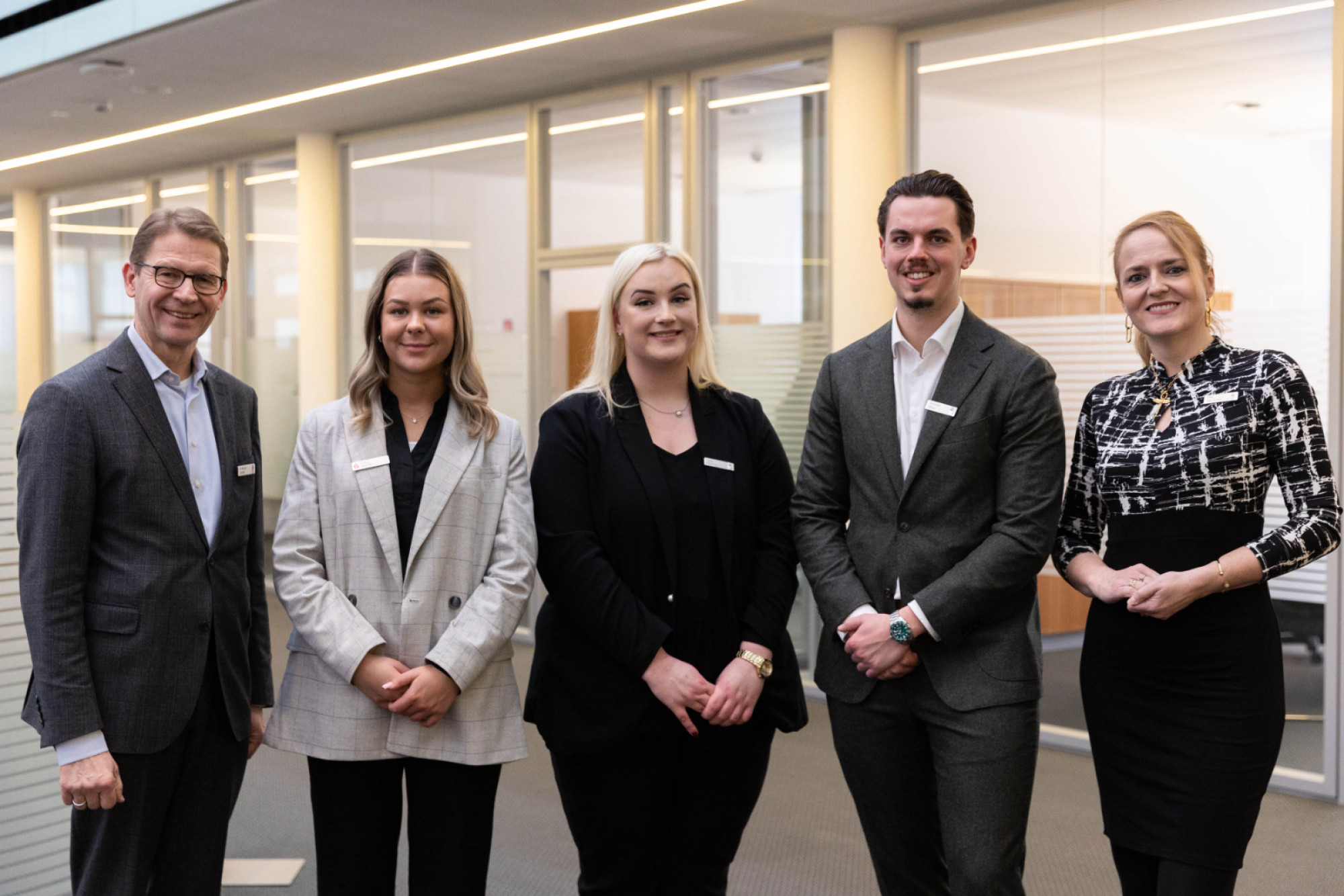 Darleen Spanel, Jana Kaminsky und Alexander Kleine (Mitte v.l.) unterstützen die erfahrenen Kolleginnen und Kollegen in Herten. 