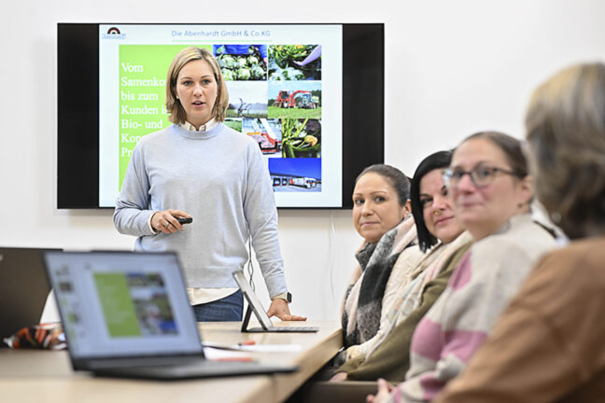 Elisa Ebenhardt, Inhaberin